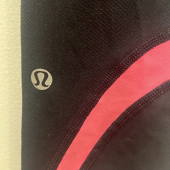 Lululemon Women’s Run Inspire Crop II Leggings Size 4 Back Waist Zip Pocket‎ - Picture 4 of 5